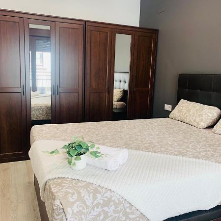 Apartamento Deluxe, 4 Habitaciones, Parking Madrid Luaran gambar